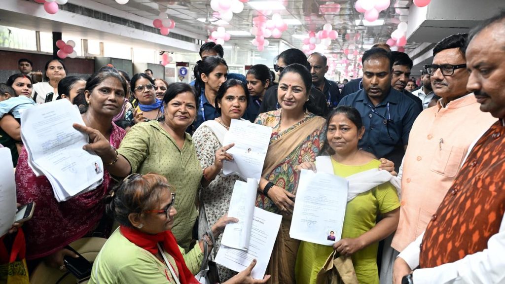 Delhi Chief Minister launches Lakshmi Yojana; over 30,000 register on first day