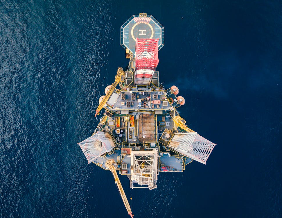 Oil and gas sector set for US$495 billion cash windfall as companies maintain capital discipline