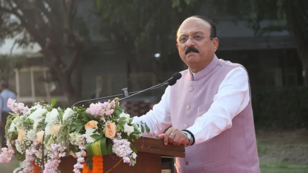 Delhi waves off second batch of students to Germany for industry training