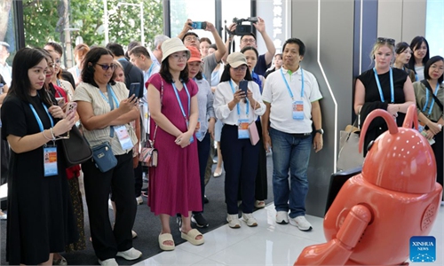 Delegates attending 3rd APEC Senior Officials’ Meeting and Related Meetings visit China’s Dalian