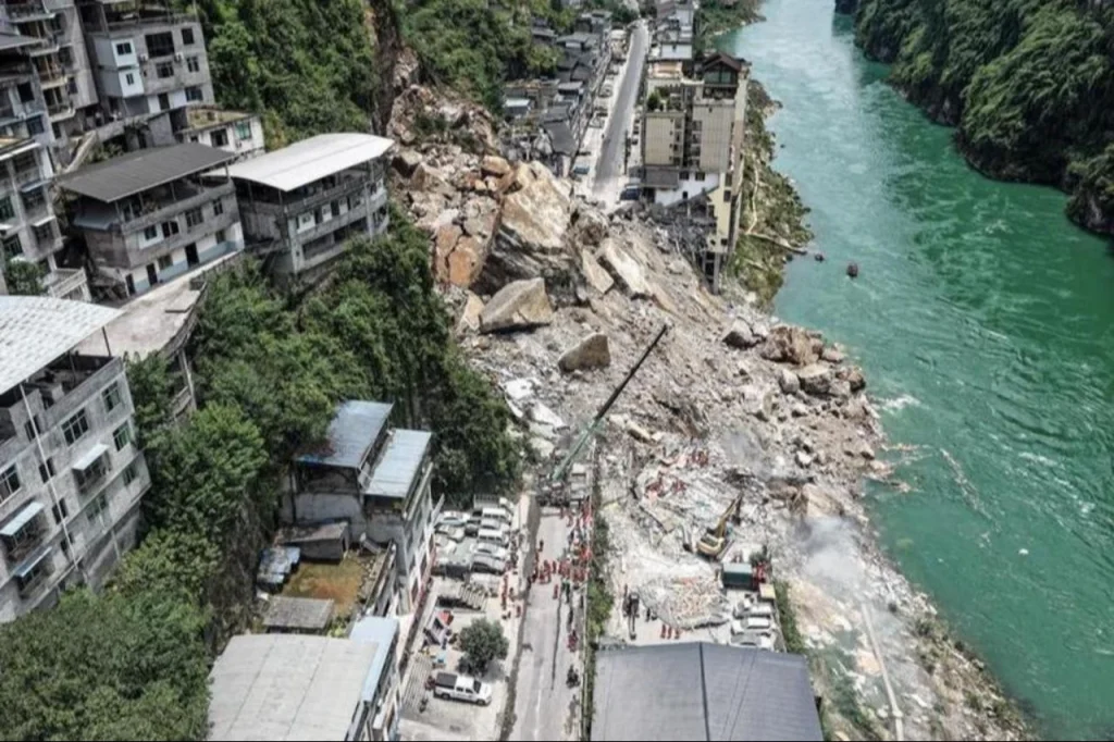 Death toll rises to 51 in China landslide, 10 missing
