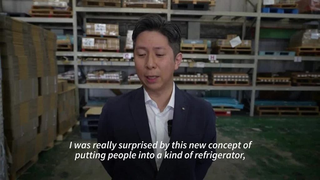 Cool Japan: Human fridge chills workers in extreme heat